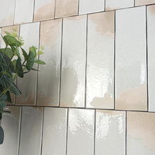 Load image into Gallery viewer, Granadella Subway Sal Gloss Decor Tile
