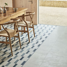 Load image into Gallery viewer, Amtico Signature Diffusion Lux - Parquet