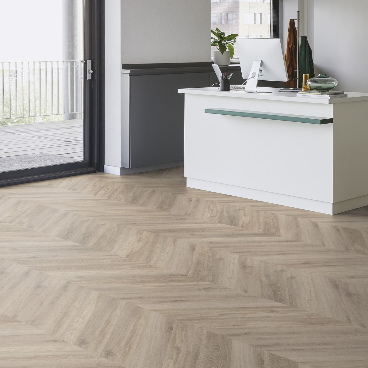 mFlor Chevron Parva Oak Sardinia